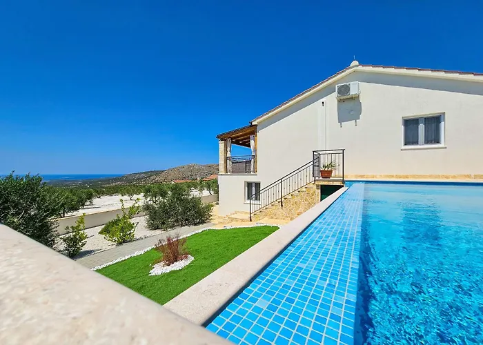 Lynn By Interhome Vakantiehuis Rogoznica (Sibenik-Knin)